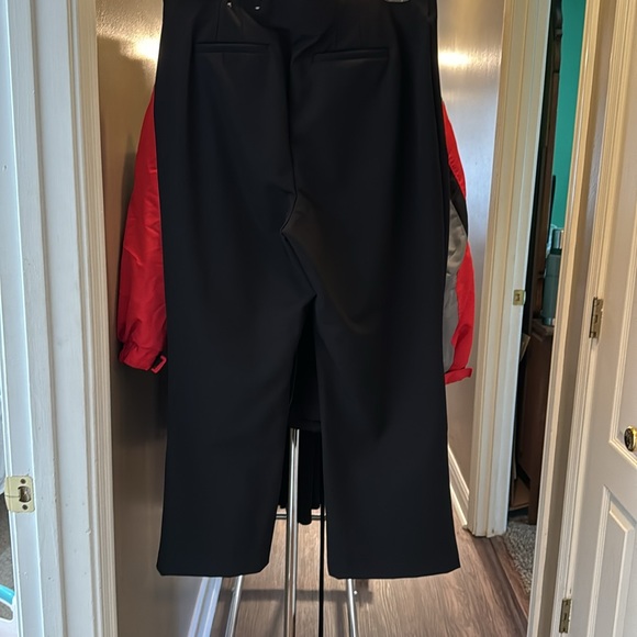 Black wide leg cropped pants - Picture 2 of 3